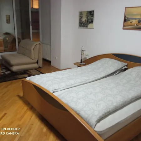 Apartman, Centar *